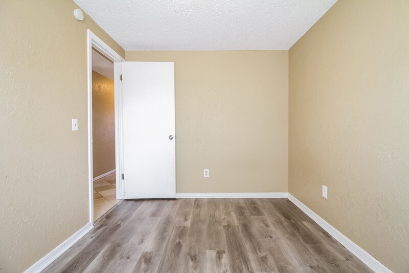 1,350/Mo, 1417 SE 9th St Moore, OK 73160 Bedroom View