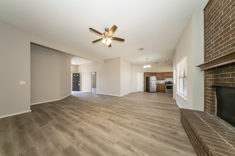 1,700/Mo, 3713 Shannon Dr Moore, OK 73160 Living Room View 3