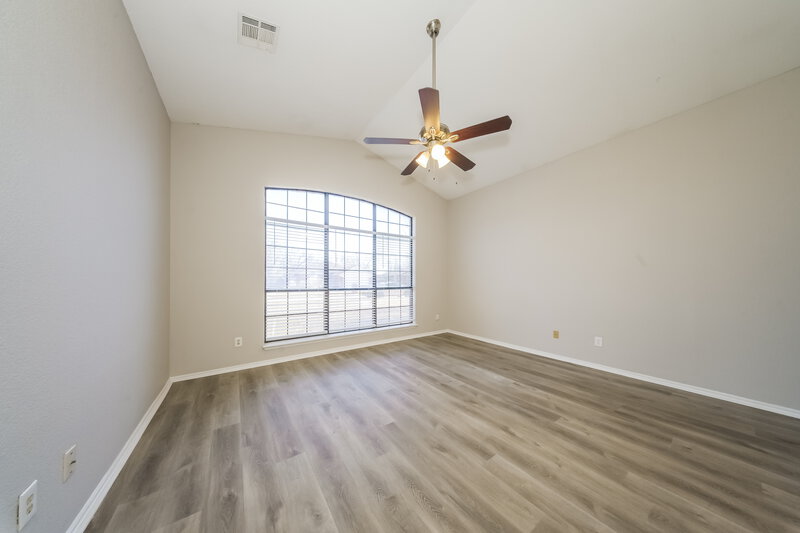 1,700/Mo, 3713 Shannon Dr Moore, OK 73160 Main Bedroom View