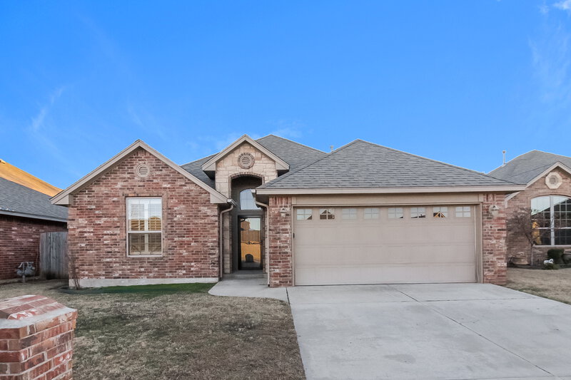 2,200/Mo, 316 Falling Leaf Terrace Moore, OK 73160 External View