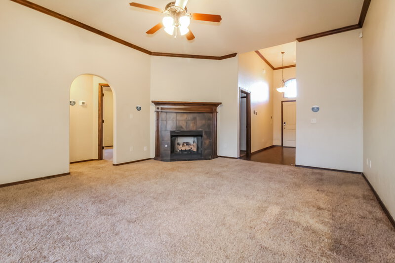 2,200/Mo, 316 Falling Leaf Terrace Moore, OK 73160 Living Room View