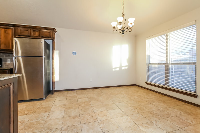 2,200/Mo, 316 Falling Leaf Terrace Moore, OK 73160 Dining Room View