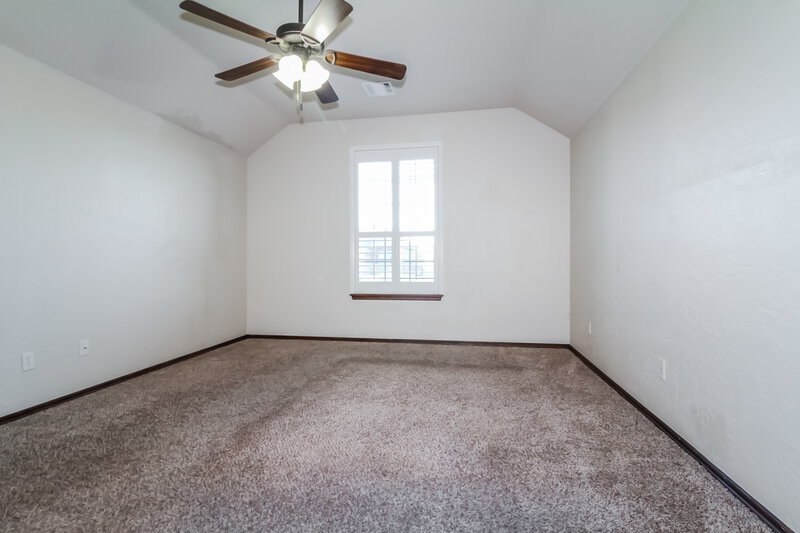 2,200/Mo, 316 Falling Leaf Terrace Moore, OK 73160 Main Bedroom View