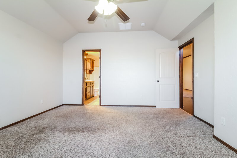 2,200/Mo, 316 Falling Leaf Terrace Moore, OK 73160 Main Bedroom View 2