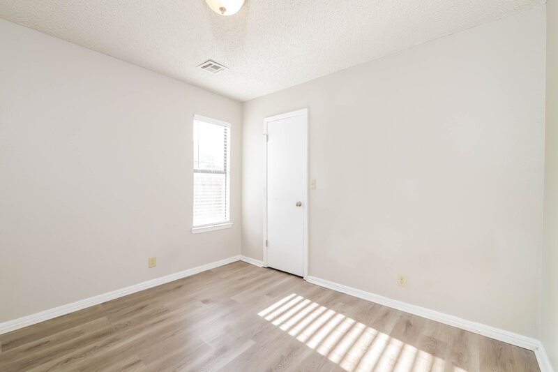 1,685/Mo, 1112 NE 21st Ct Moore, OK 73160 Bedroom View