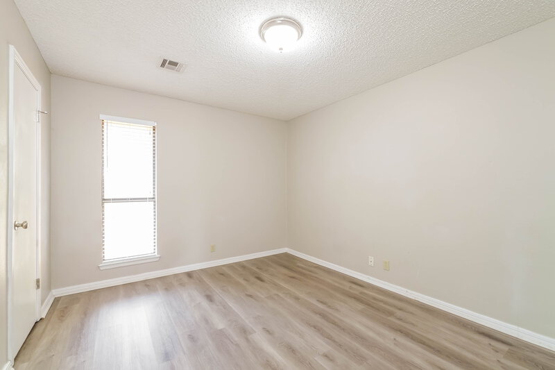 1,685/Mo, 1112 NE 21st Ct Moore, OK 73160 Bedroom View 2