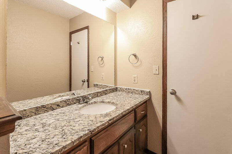 1,825/Mo, 1112 NE 21st Ct Moore, OK 73160 Misc View 20