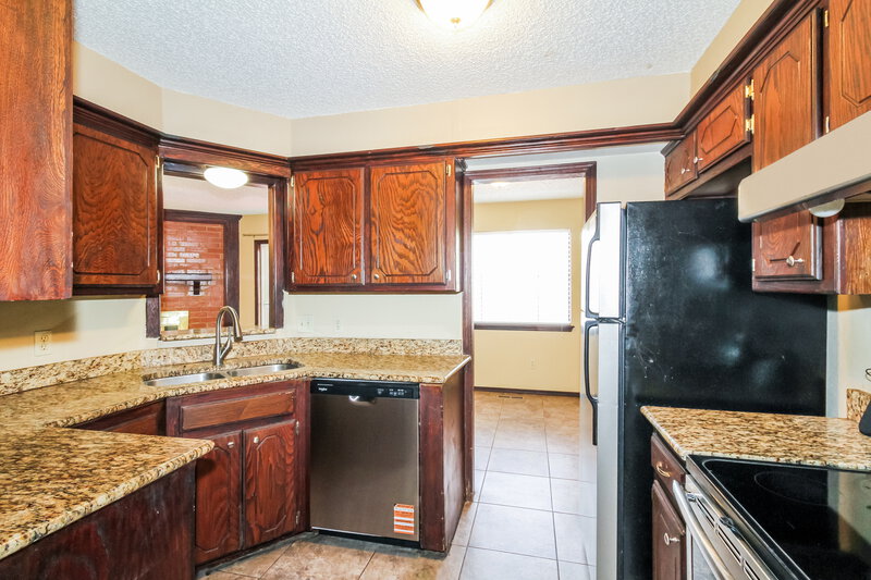1,520/Mo, 7505 NW 115th St Oklahoma City, OK 73162 Kitchen View