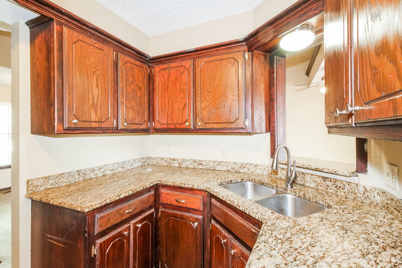 1,520/Mo, 7505 NW 115th St Oklahoma City, OK 73162 Kitchen View 2