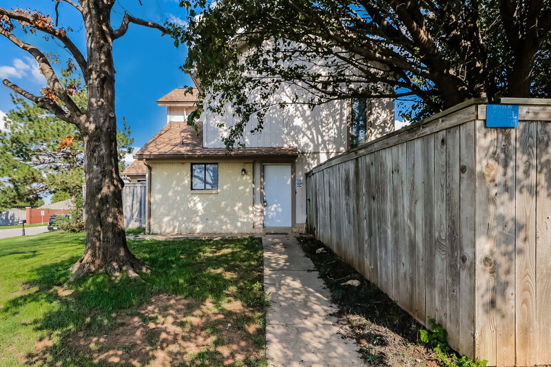 1,270/Mo, 7348 NW 101st St Oklahoma City, OK 73162 External View