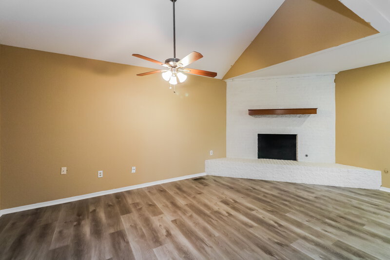 1,270/Mo, 7348 NW 101st St Oklahoma City, OK 73162 Living Room View 2