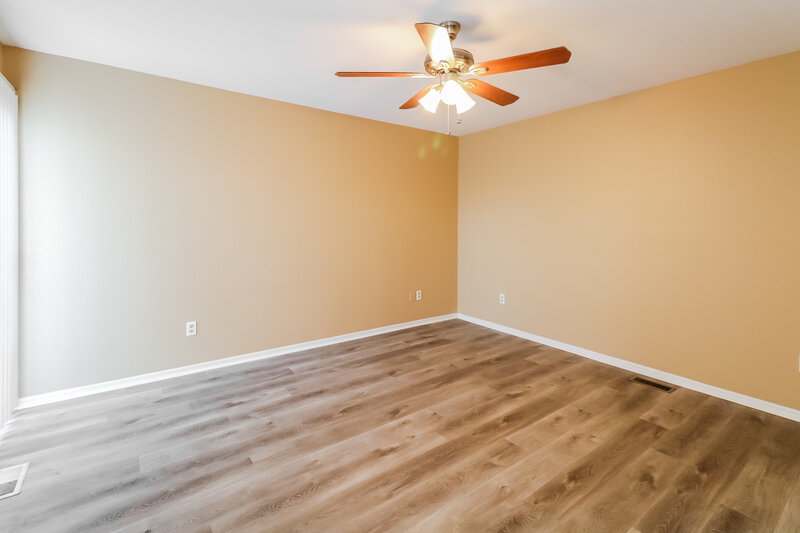 1,270/Mo, 7348 NW 101st St Oklahoma City, OK 73162 Main Bedroom View 2