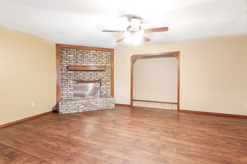 1,520/Mo, 11232 Davis Ct Oklahoma City, OK 73162 Living Room View