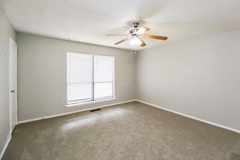 1,525/Mo, 6812 Bear Canyon Dr Oklahoma City, OK 73162 Main Bedroom View