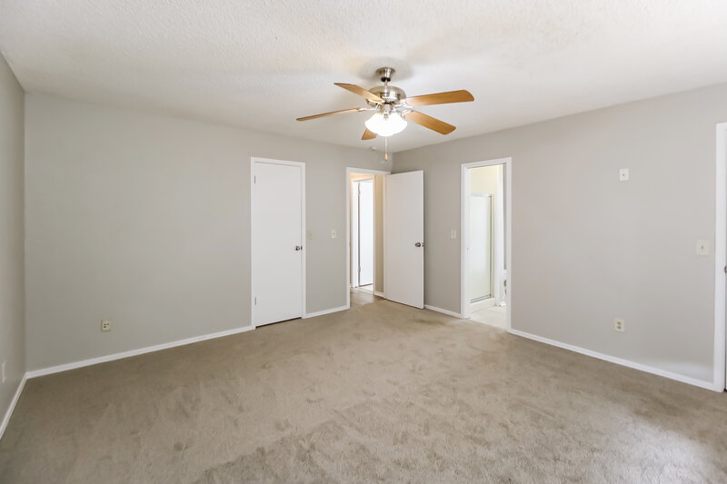 1,525/Mo, 6812 Bear Canyon Dr Oklahoma City, OK 73162 Main Bedroom View 2