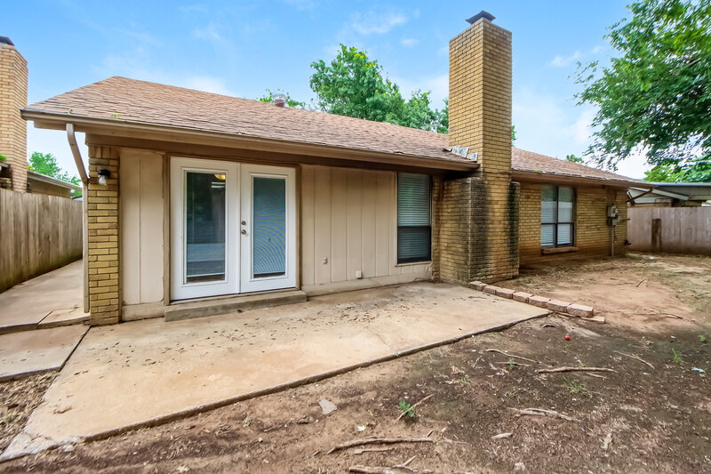 1,525/Mo, 6812 Bear Canyon Dr Oklahoma City, OK 73162 Rear View