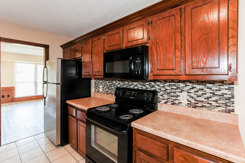 1,595/Mo, 8609 NW 121st St Oklahoma City, OK 73162 Kitchen View
