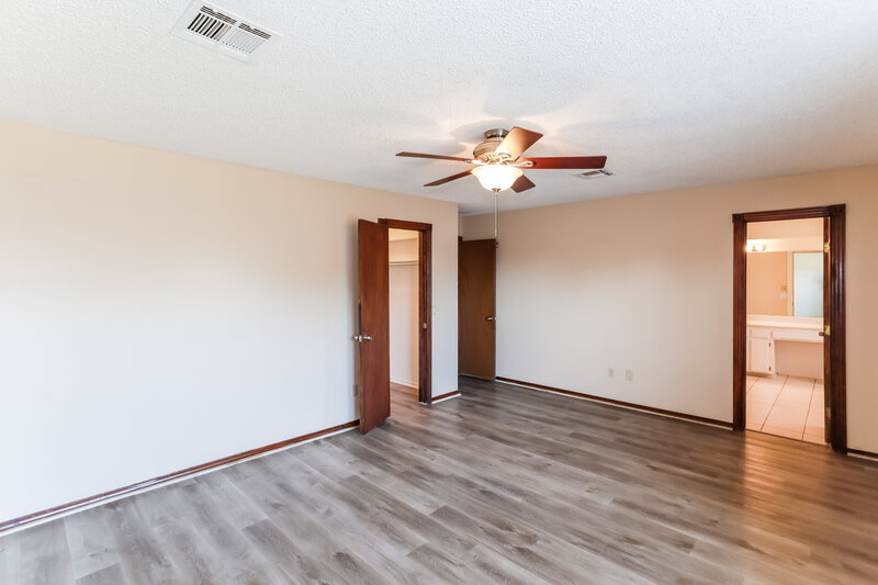 1,595/Mo, 8609 NW 121st St Oklahoma City, OK 73162 Main Bedroom View 2