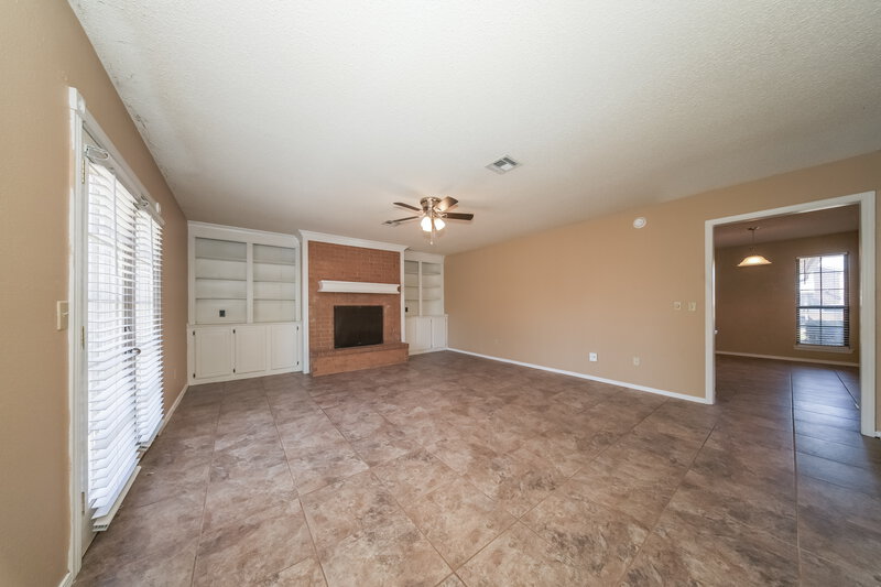 1,465/Mo, 11040 N Eagle Ln Oklahoma City, OK 73162 Living Room View 2