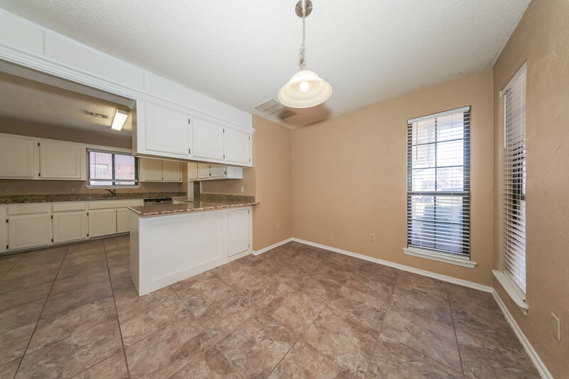 1,465/Mo, 11040 N Eagle Ln Oklahoma City, OK 73162 Dining Room View