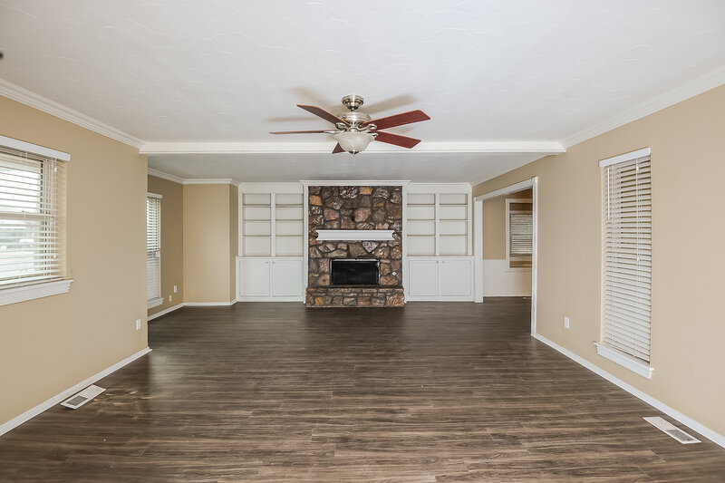 1,715/Mo, 11213 N Eagle Ln Oklahoma City, OK 73162 Living Room View 3
