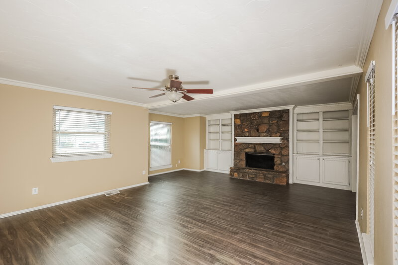 1,715/Mo, 11213 N Eagle Ln Oklahoma City, OK 73162 Living Room View 4
