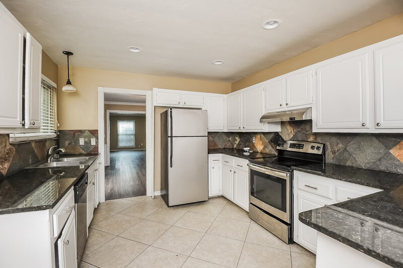 1,715/Mo, 11213 N Eagle Ln Oklahoma City, OK 73162 Kitchen View 2