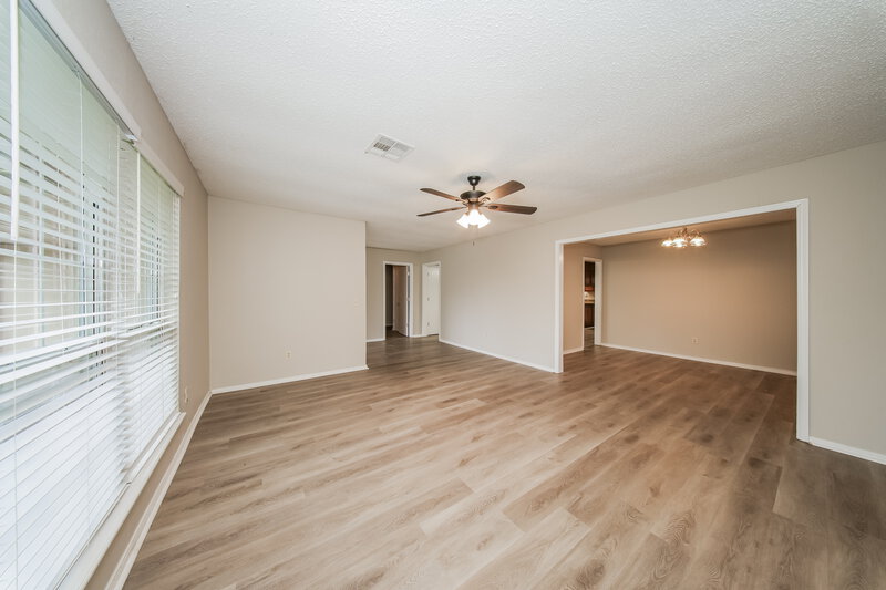 1,850/Mo, 11032 N Eagle Ln Oklahoma City, OK 73162 Living Room View 2