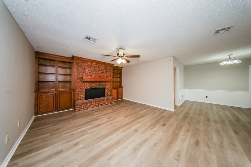 1,850/Mo, 11032 N Eagle Ln Oklahoma City, OK 73162 Family Room View 2