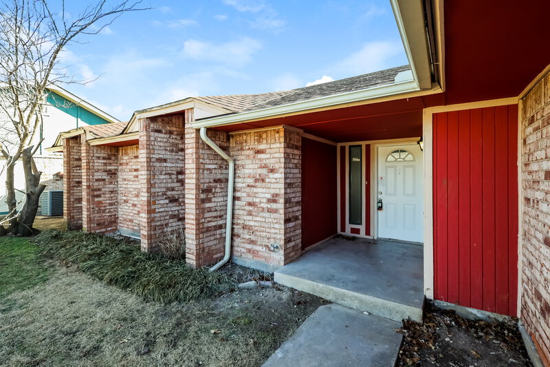 0/Mo, 8220 NW 112th Terrace Oklahoma City, OK 73162 Front View