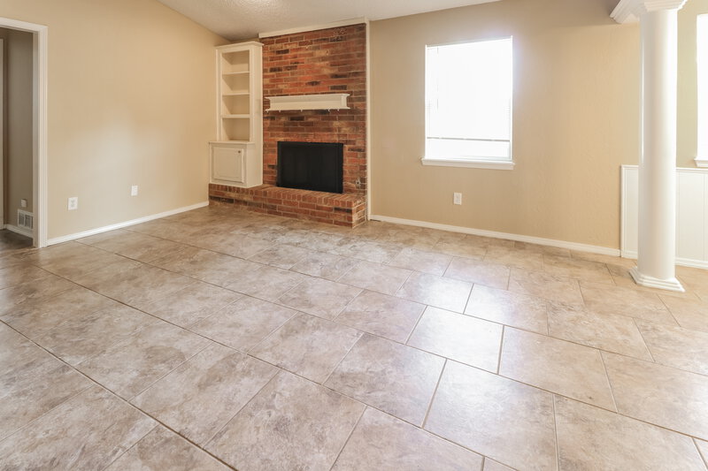 1,372/Mo, 9108 Checkerbloom Dr Oklahoma City, OK 73165 Living Room View 2