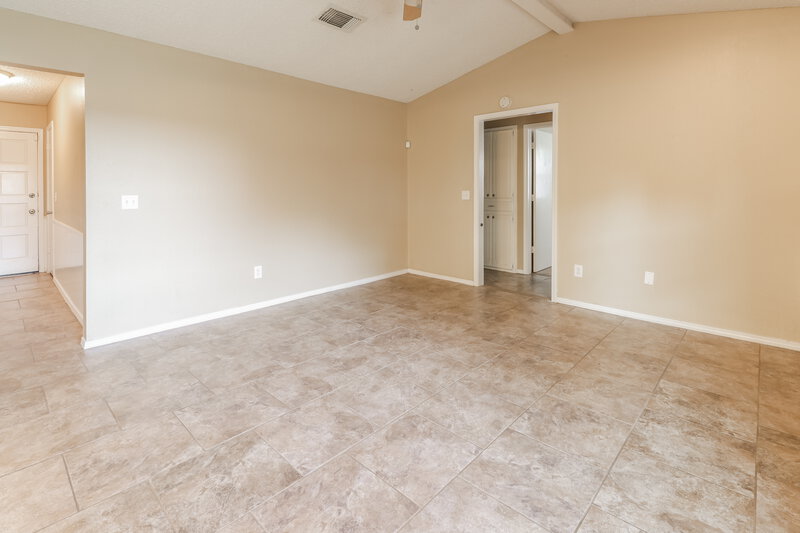 1,372/Mo, 9108 Checkerbloom Dr Oklahoma City, OK 73165 Living Room View 3