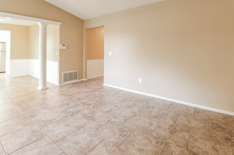 1,372/Mo, 9108 Checkerbloom Dr Oklahoma City, OK 73165 Living Room View 4