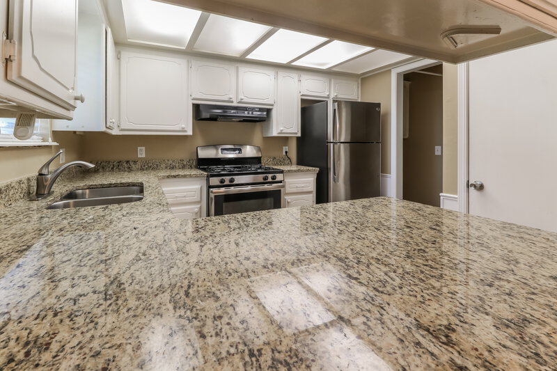 1,372/Mo, 9108 Checkerbloom Dr Oklahoma City, OK 73165 Kitchen View 3