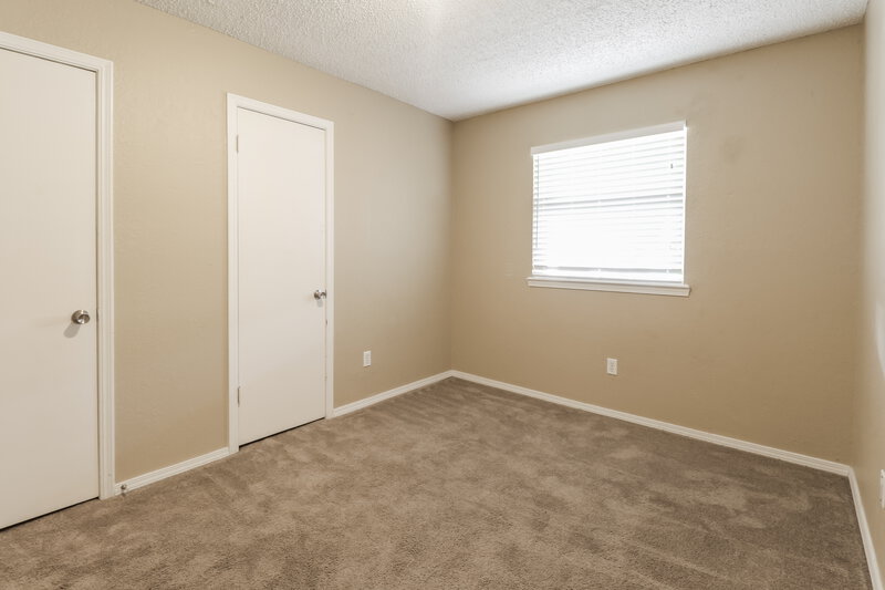 1,372/Mo, 9108 Checkerbloom Dr Oklahoma City, OK 73165 Bedroom View 3