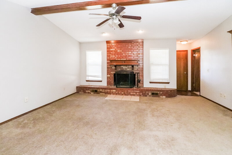 1,785/Mo, 12913 S Drexel Ave Oklahoma City, OK 73170 Living Room View