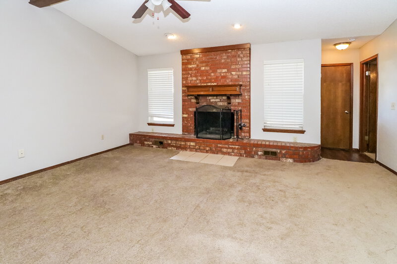 1,785/Mo, 12913 S Drexel Ave Oklahoma City, OK 73170 Living Room View 2