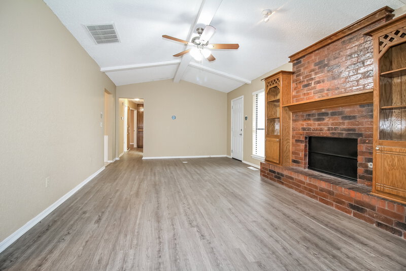 1,385/Mo, 528 Wandering Way Oklahoma City, OK 73170 Living Room View 2