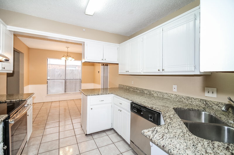 1,385/Mo, 528 Wandering Way Oklahoma City, OK 73170 Kitchen View