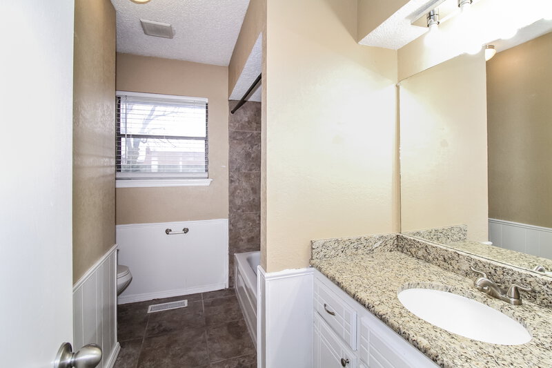 1,385/Mo, 528 Wandering Way Oklahoma City, OK 73170 Bathroom View
