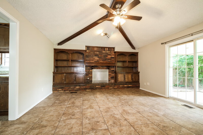1,595/Mo, 829 Turtle Creek Rd Oklahoma City, OK 73170 Living Room View 2