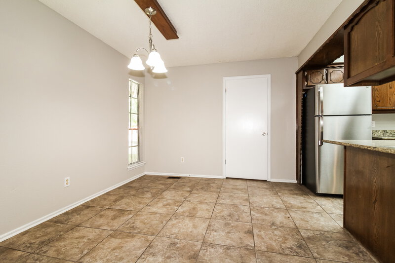 1,595/Mo, 829 Turtle Creek Rd Oklahoma City, OK 73170 Living Room View 3