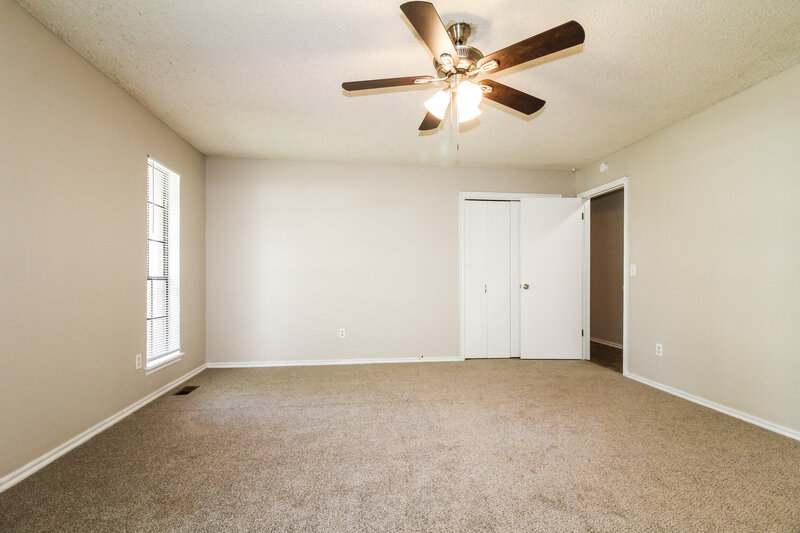 1,595/Mo, 829 Turtle Creek Rd Oklahoma City, OK 73170 Main Bedroom View 2