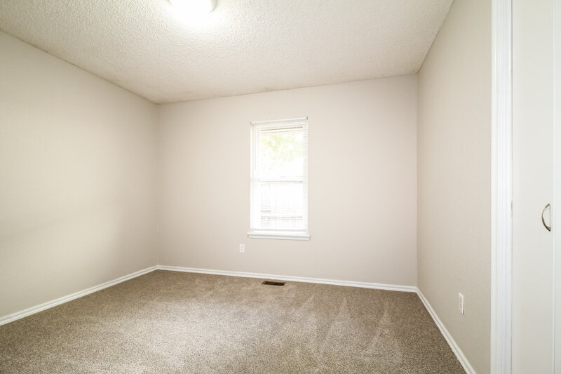 1,595/Mo, 829 Turtle Creek Rd Oklahoma City, OK 73170 Bedroom View 2