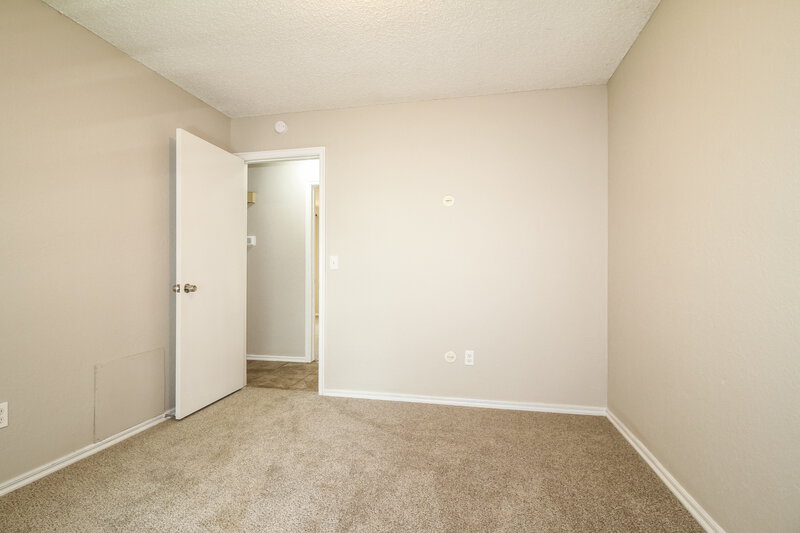 1,595/Mo, 829 Turtle Creek Rd Oklahoma City, OK 73170 Bedroom View 4