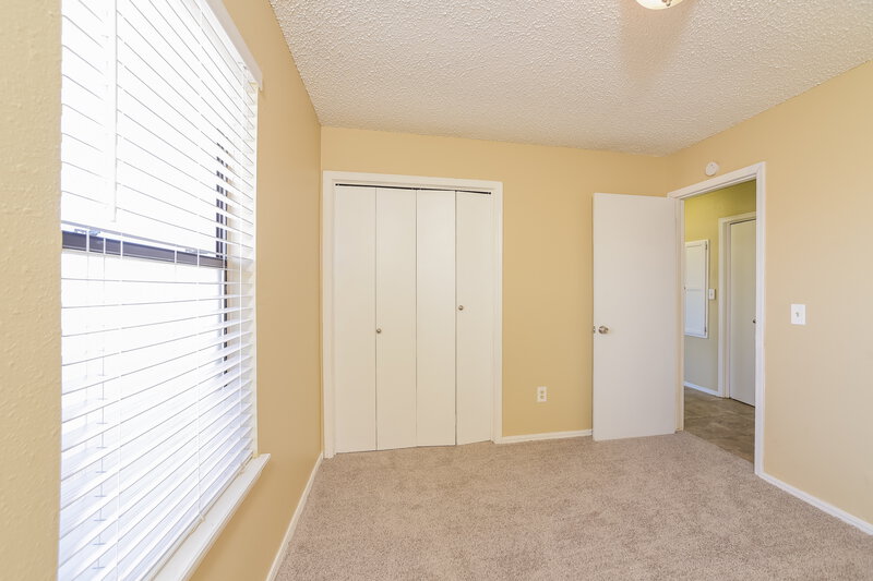 1,215/Mo, 516 Waterview Rd Oklahoma City, OK 73170 Bedroom View 4