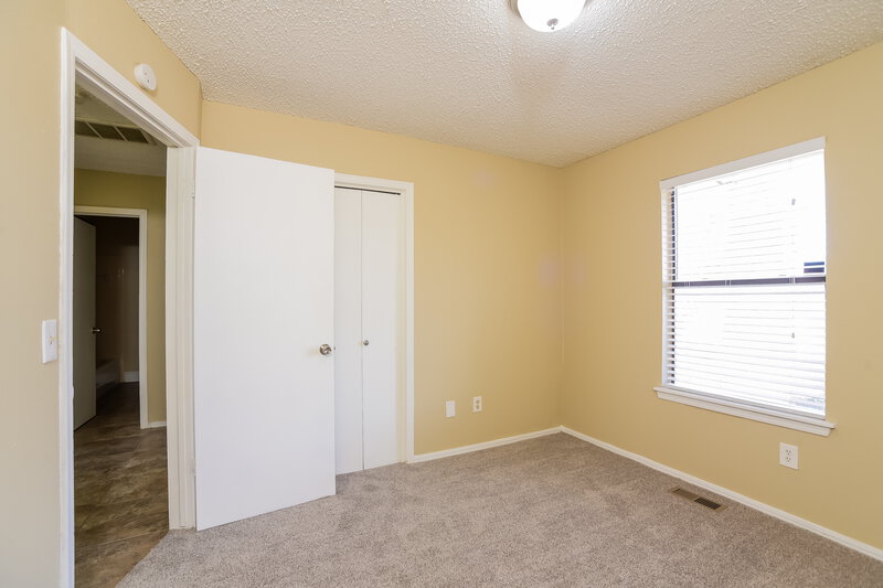 1,215/Mo, 516 Waterview Rd Oklahoma City, OK 73170 Bedroom View 5
