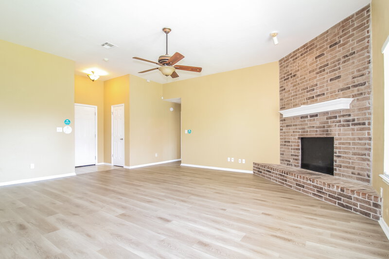 1,410/Mo, 2224 SW 135th Pl Oklahoma City, OK 73170 Living Room View