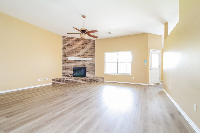 1,410/Mo, 2224 SW 135th Pl Oklahoma City, OK 73170 Living Room View 2