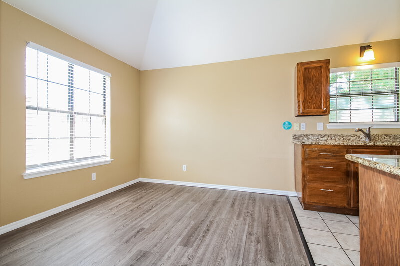 1,410/Mo, 2224 SW 135th Pl Oklahoma City, OK 73170 Dining Room View